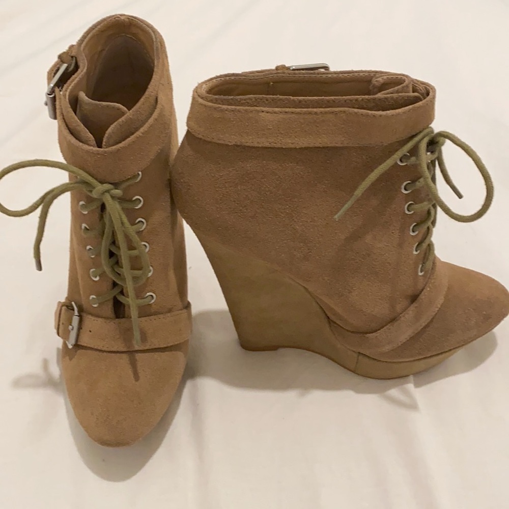 Brown/tan suede wedges